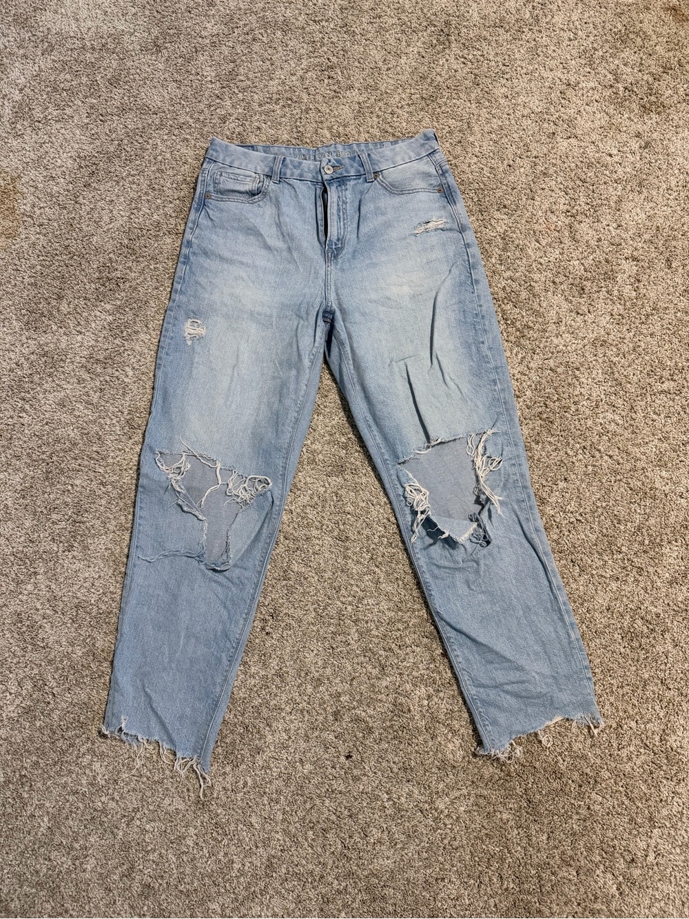 American Eagle Light Blue Distressed Women’s Jeans